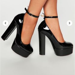 Sexy Black Pumps size 8