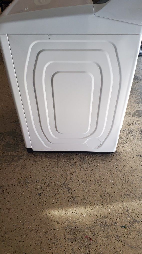 Samsung 7.4 cu. ft Electric Dryer with Steam Sanitize+ DVE50R5400