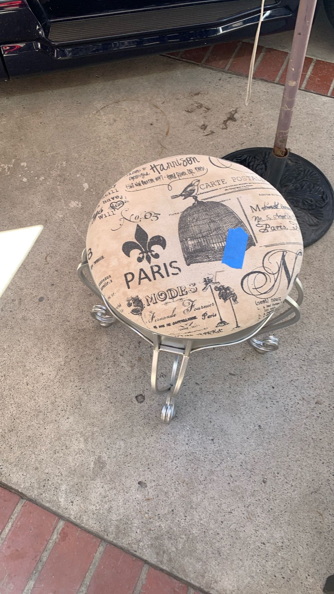 Pretty In Paris Metal Stool