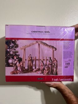 Ashland Christmas Classic Nativity Set - 11 piece set - Christmas/holiday season / religious/ home decor
