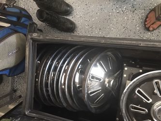 Corvette hub caps