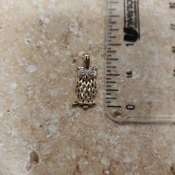 14k Yellow Gold Owl Pendant 