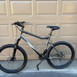 Brand New Giant Mountain Bike – XL Frame – Disc Brakes