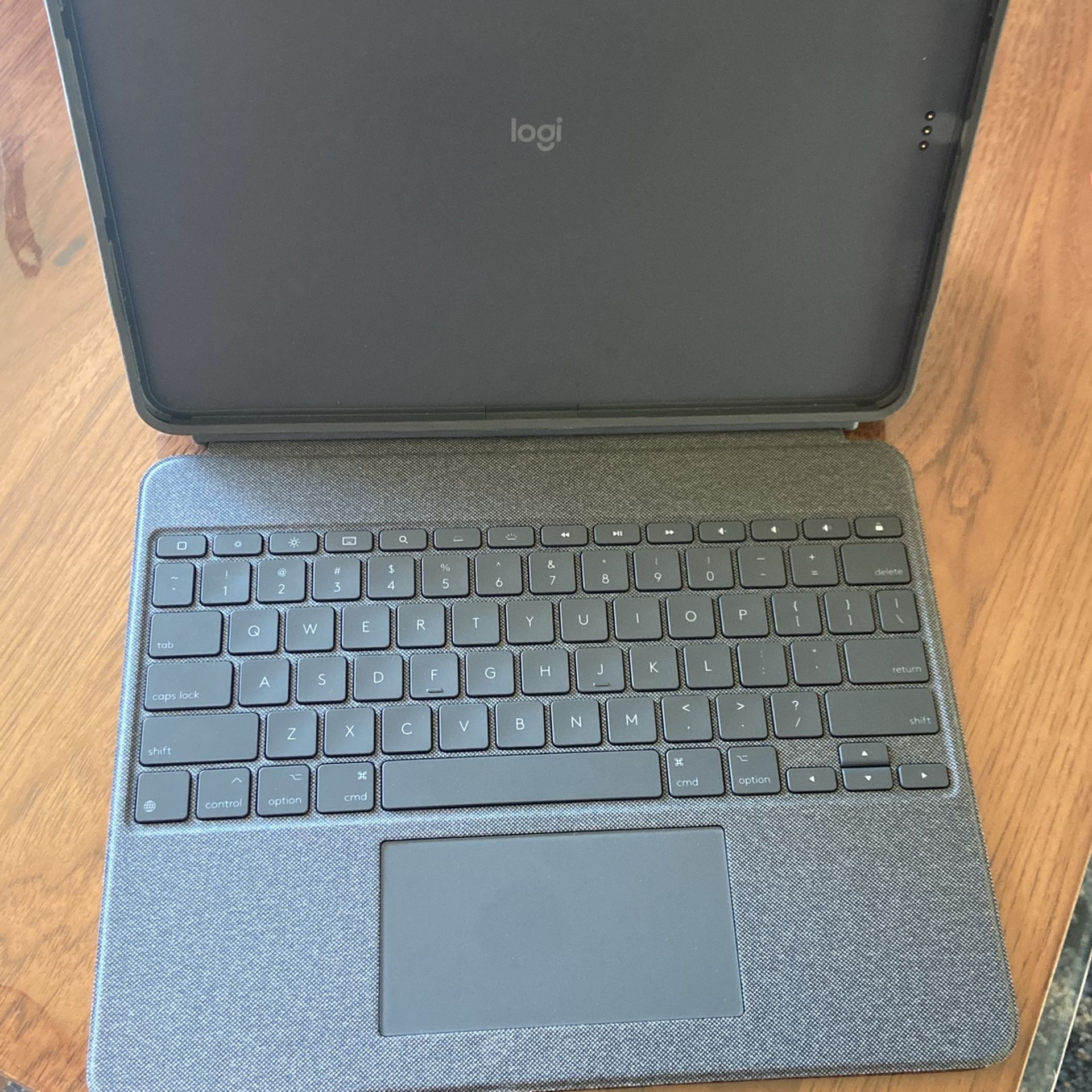 Logitech Combo iPad Pro 12.9 With Keyboard