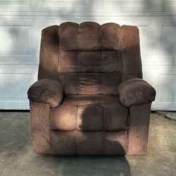 Ashely furniture drakestone manual recliner