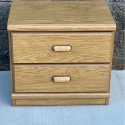 golden oak 2 drawer nightstand 