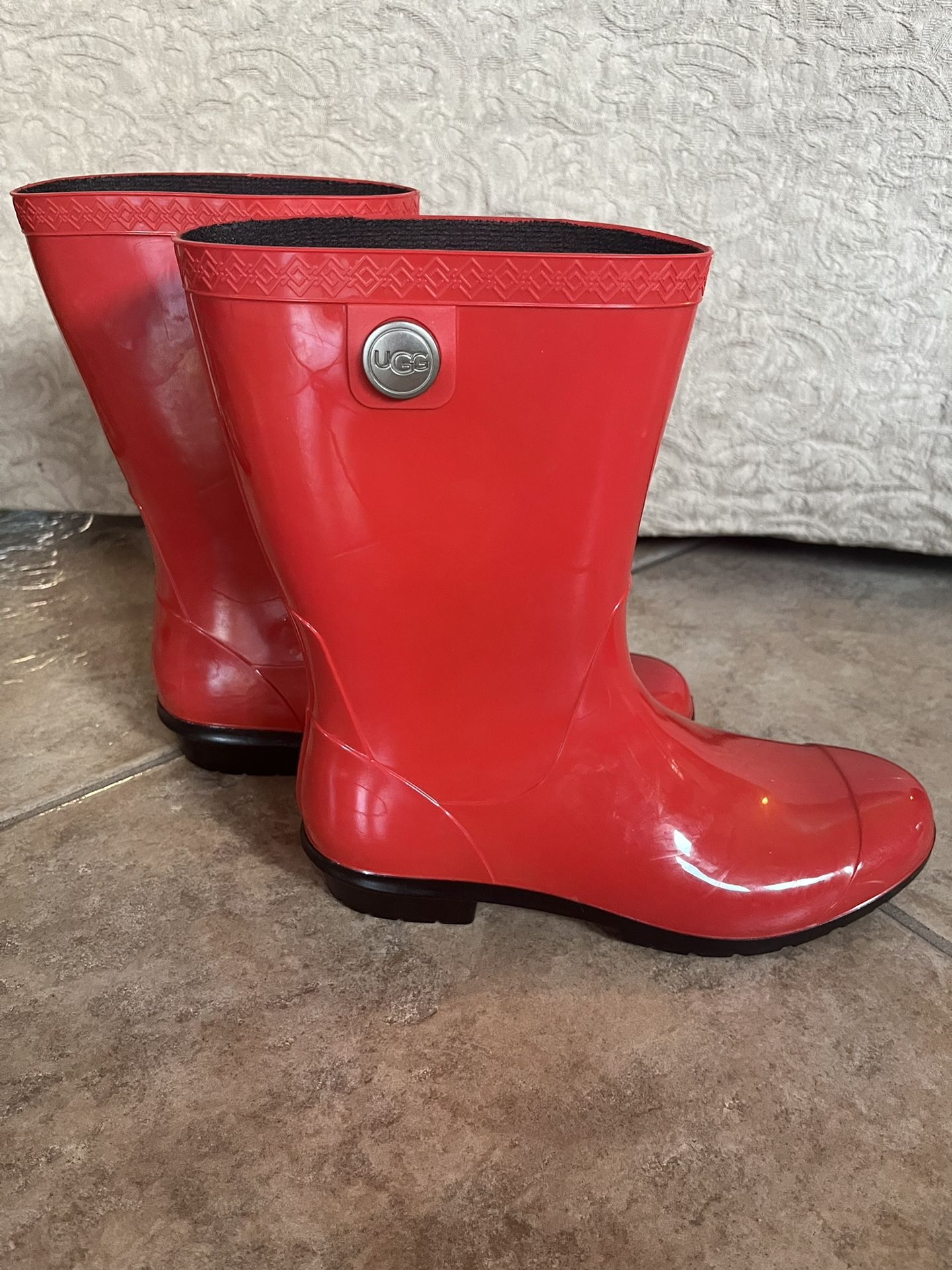 UGG Rain/gardening Boots NEW  Size 9 Women’s 