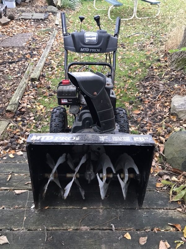 MTD Pro snowblower 26 inch clearance. 9.5 horsepower