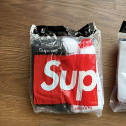 Supreme Socks
