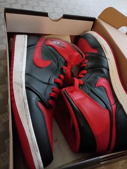 Air Jordan 1's mid black/ gym red. 10.5 used