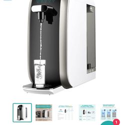 Countertop filtered water dispenser