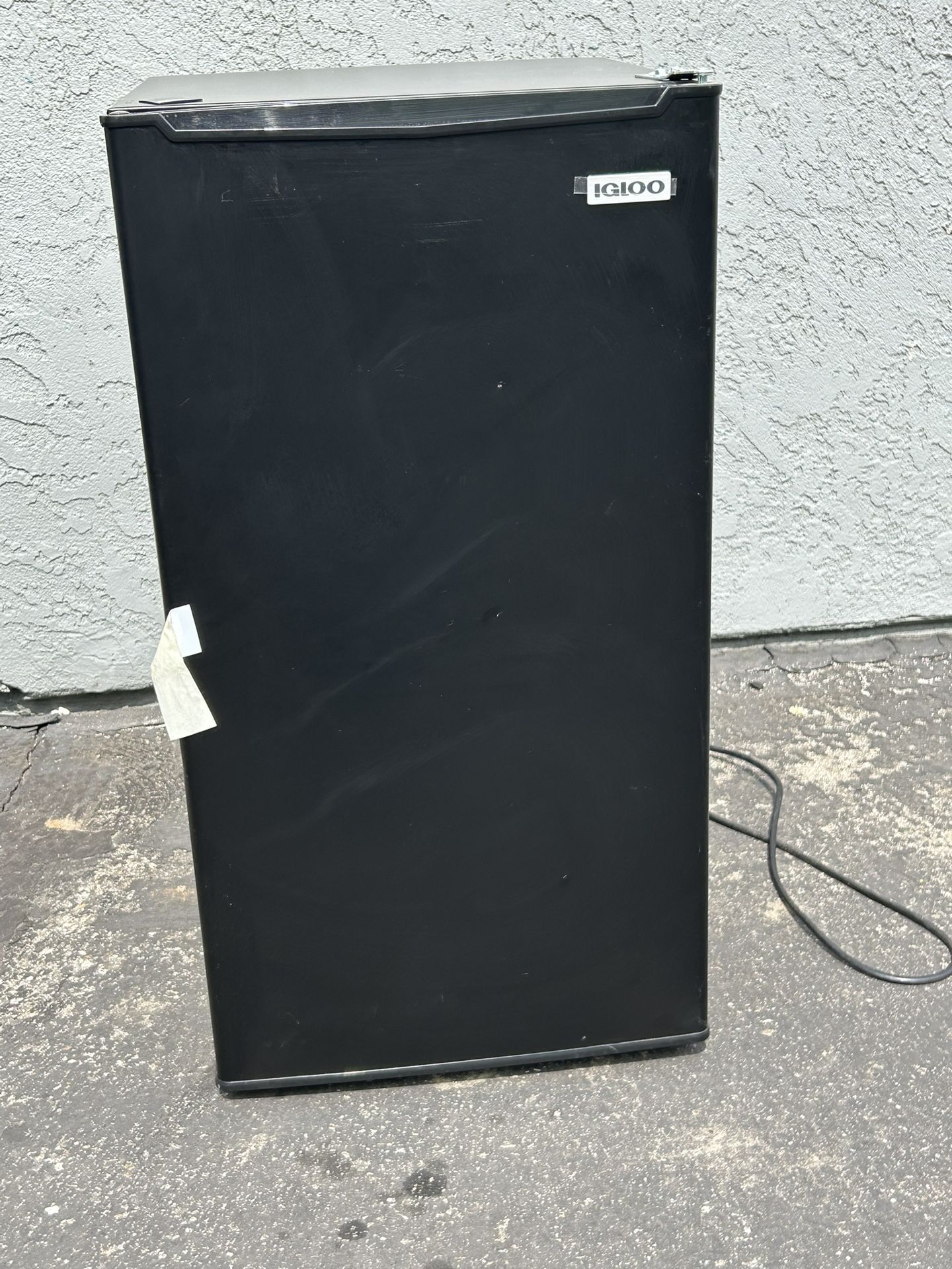 Igloo mini fridge
