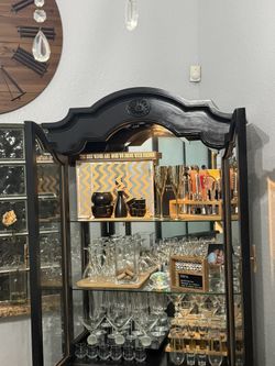 Curio Black Lighted Vintage