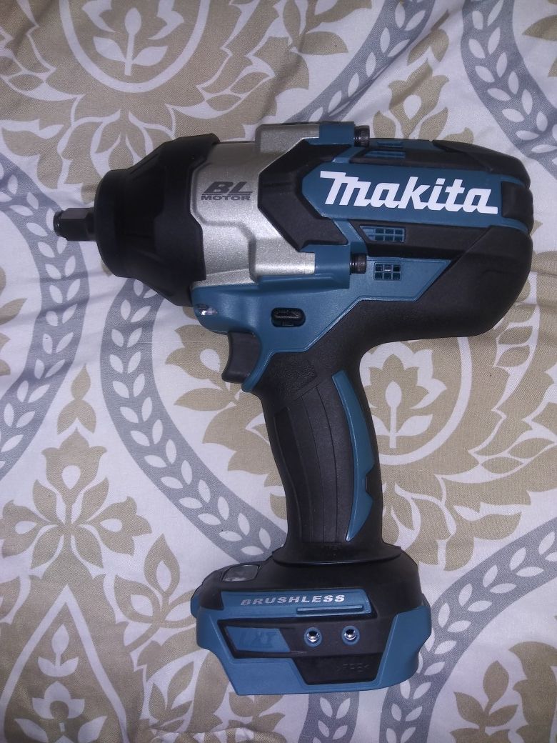 Makita battery pluss charger