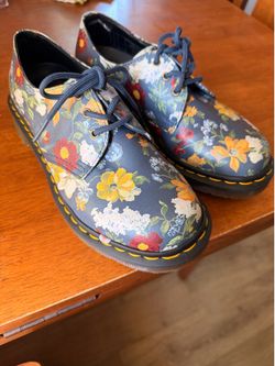 Size 7 Dr martens