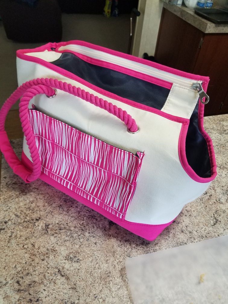 Dog carrying bag