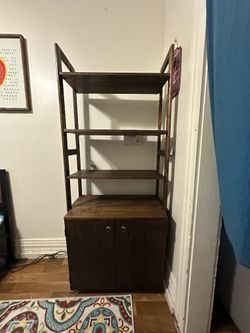 Bookshelf w/Cabinet 