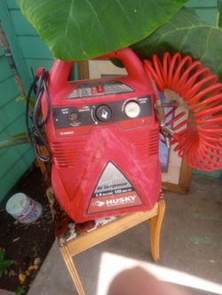 Good husky 1.5 gal air compressor works great really quiet