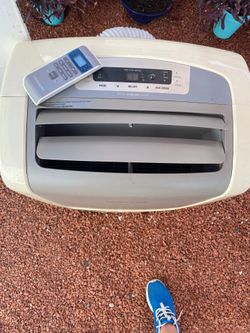 900 FRIGIDAIRE AIR CONDITIONER