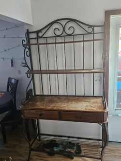 Bakers rack