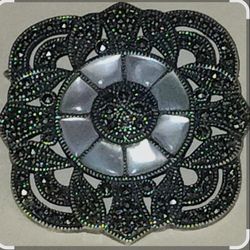 Vintage Mother Of Pearl Inlay Brooch 