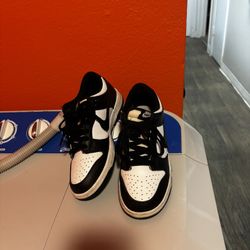 Panda Dunks Shoes 5.5 Y