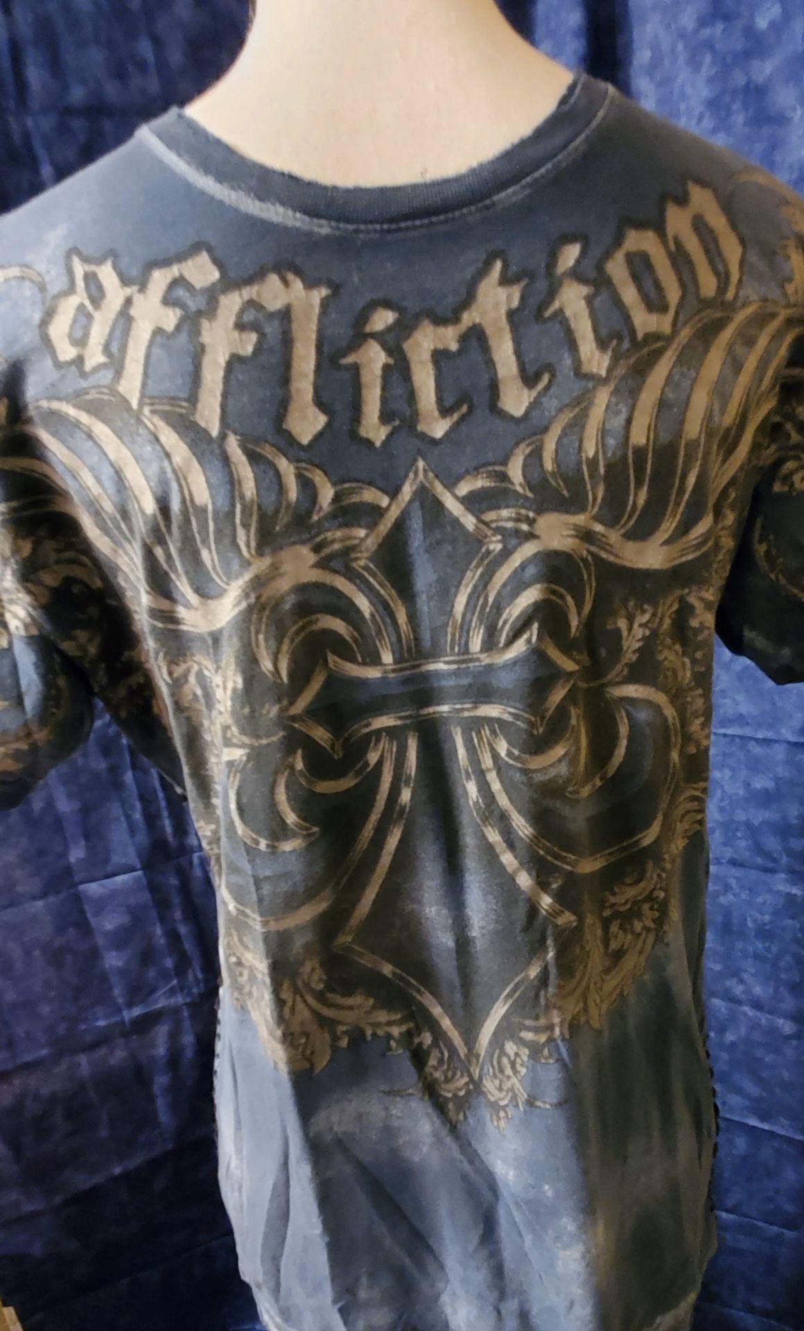 Men’s AFFLICTION Stitched Side TShirt