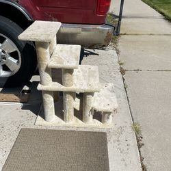 Cat Scratcher/ Doggie Steps 