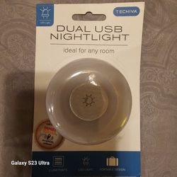 Dual USB Night Light