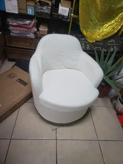 Teddy white swivel chair