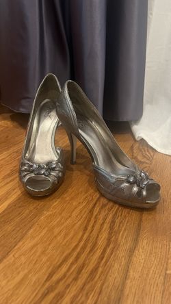 Silver/steel Colored Carlos Santana Peep Toe Heels Size 8.5
