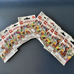 LEGO Minifigures Series 6 Lot Bag Container, features 16 unique characters, including a Classic Alien, Minotaur, Roman Soldier, Leprechaun 