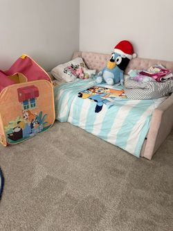 Trundle bed