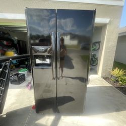 Frigidaire Refrigerator 