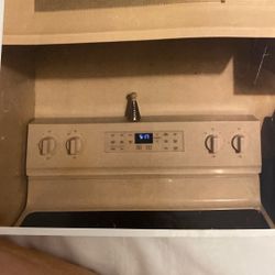 Whirlpool Stove ,, Refrigerator/ Freezer,, Whirlpool Microwave 