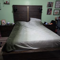 Queen Bedroom Set