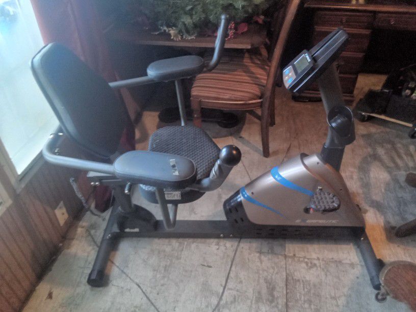 exercise bike with very large comfortable seat