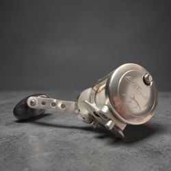 Avet SX 5.3:1 Lever Drag Casting Reel