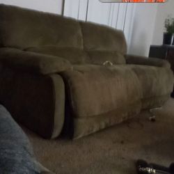 $200 Electric Reclining Loveseat