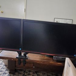 Dual 17 Inch 120hz Monitors With Monitor Arm
