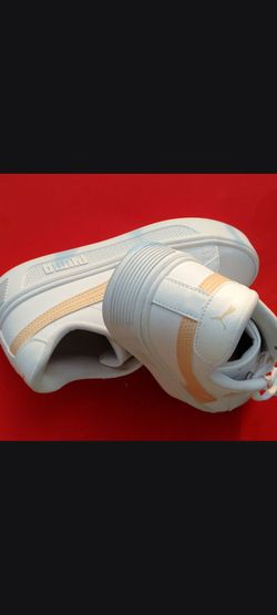 Puma Women's Smash. Size 9
