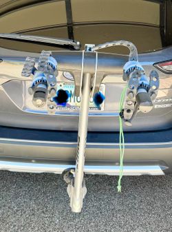 Thule Apex XT 2-bike hanging Bike Rack