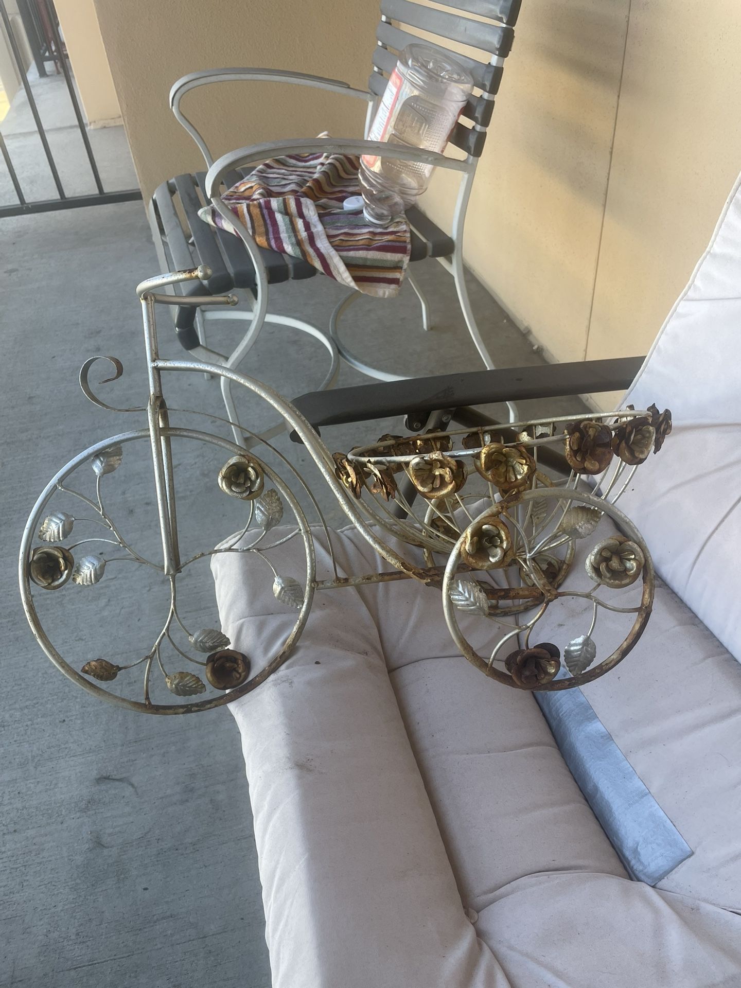 Metal Tricycle Garden Decor