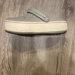 Grey Platform Crocs for Sale in San Antonio, TX - OfferUp