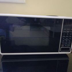 17 X 12 Inch Microwave - Rarely Used