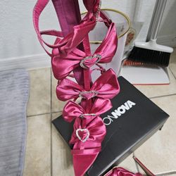 Brand New Fashion Nova Pink Heels  sz  71/2