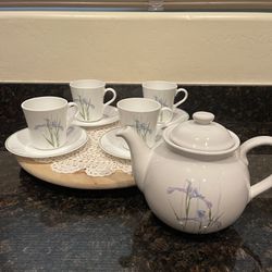 Corelle shadow iris teapot with lid and 4 cups/saucers