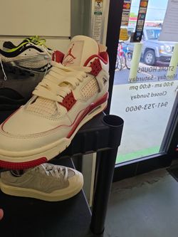 Jordan retro 4s