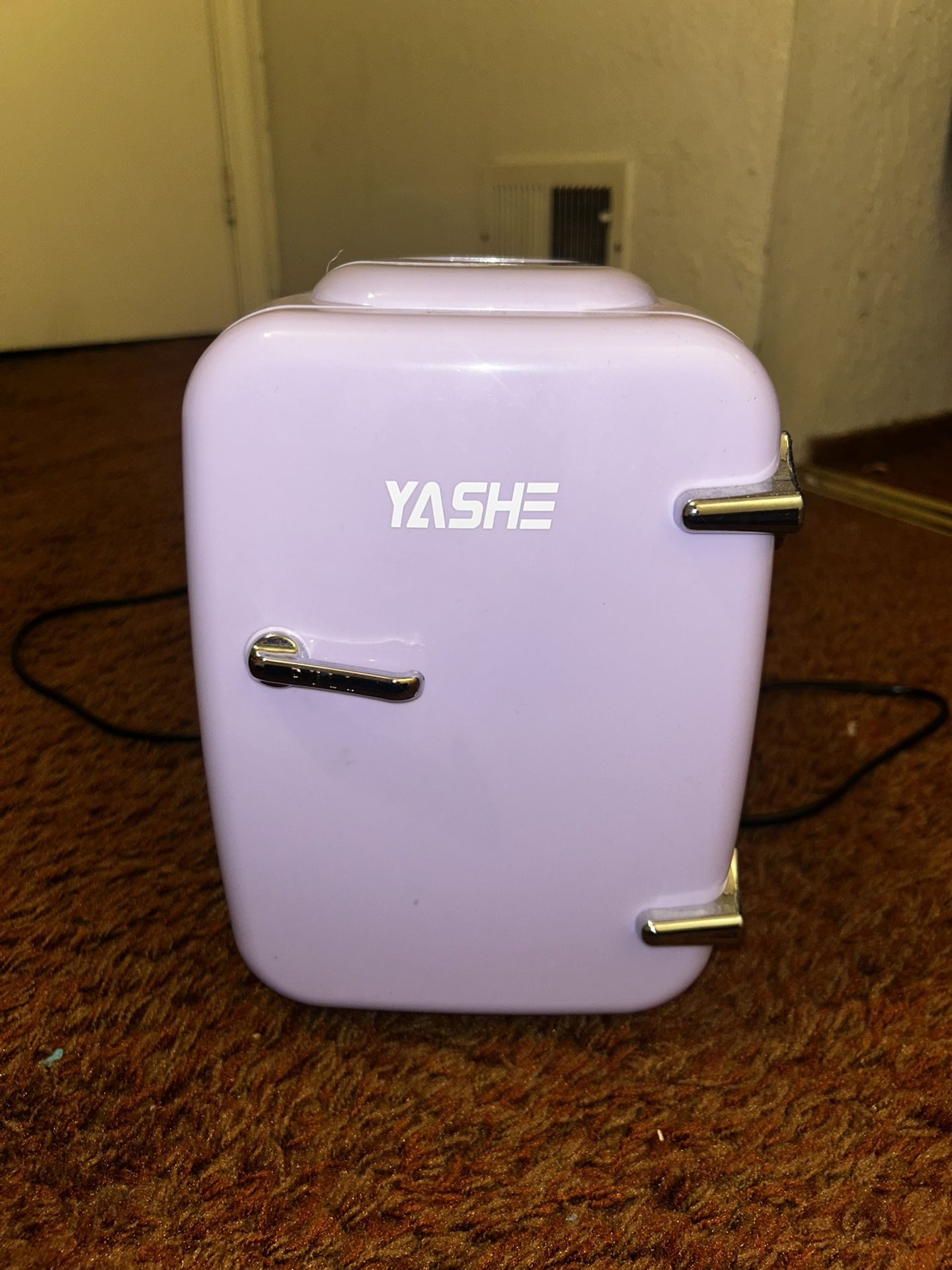 YAshe Mini Fridge