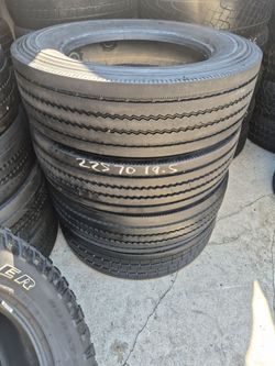 Set 225/70/19.5.Michelin